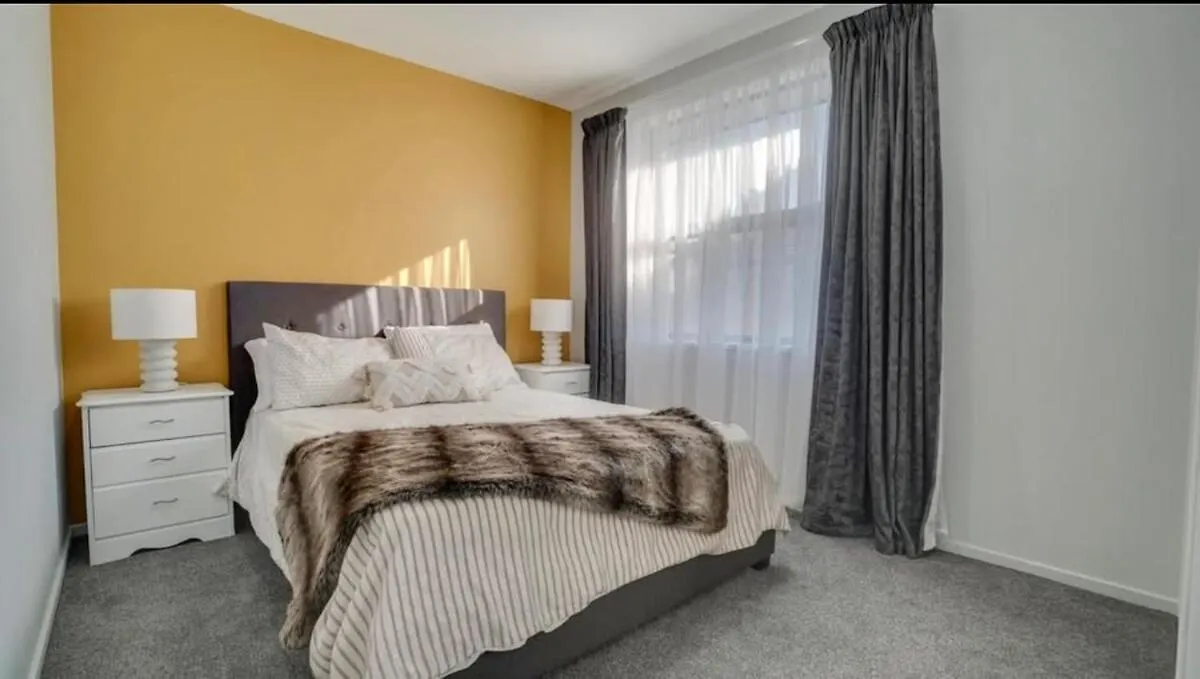 Tranquil 4 Bed Family Retreat 5Min To Airport Villa Christchurch Holiday home