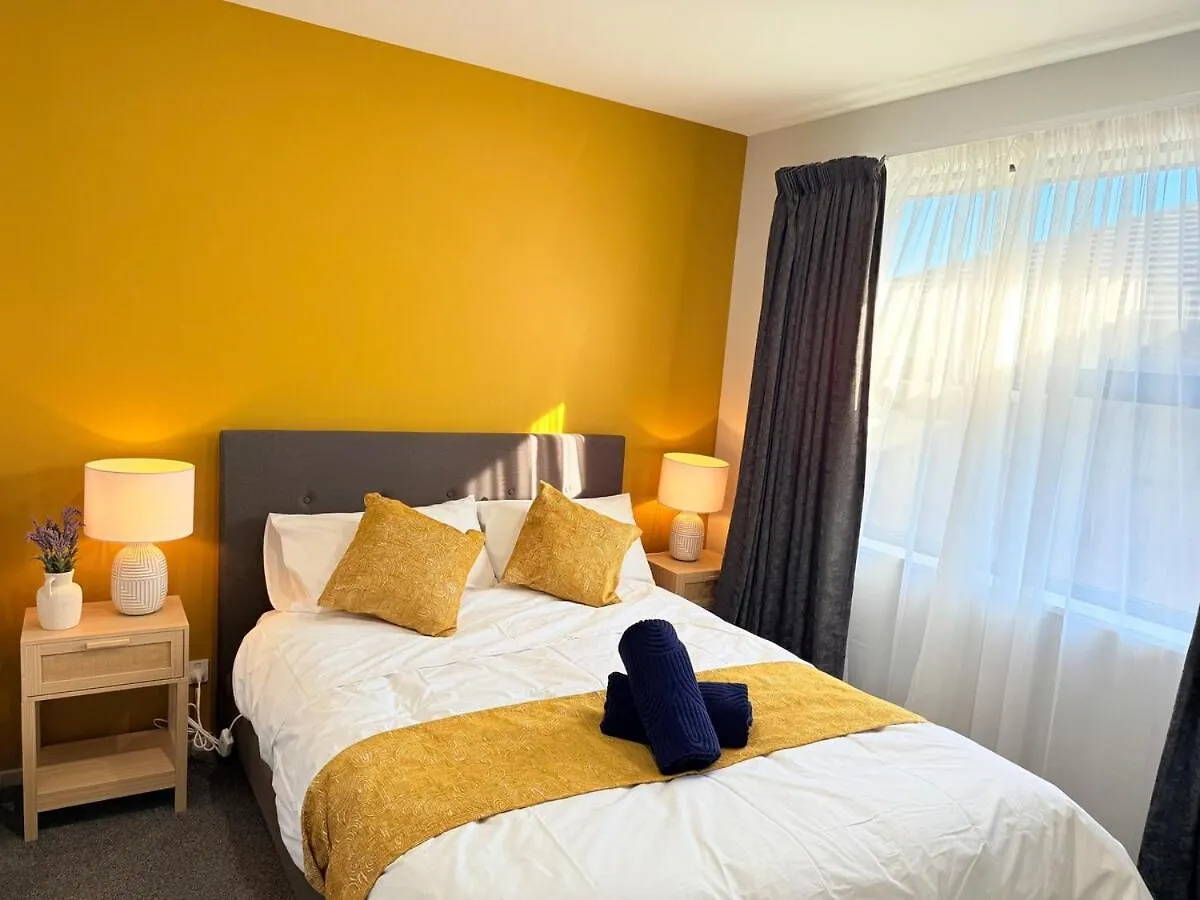 Tranquil 4 Bed Family Retreat 5Min To Airport Villa Christchurch 0*,